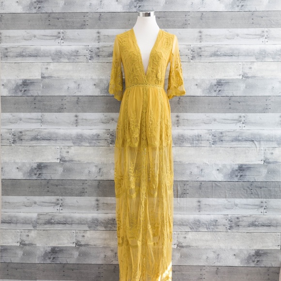 amelia lace maxi dress